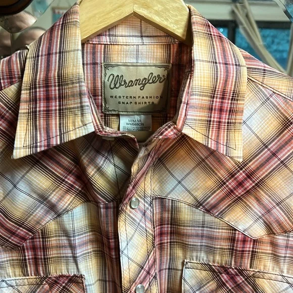 Wrangler western pearl snap shirt, men’s medium plaid short sleeve - Picture 3 of 6
